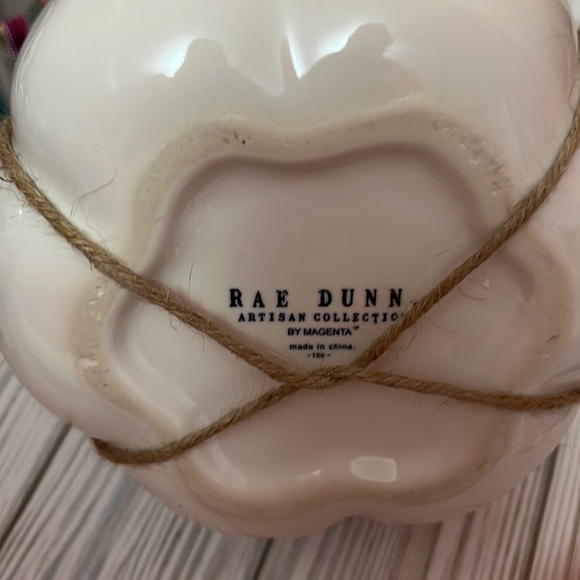 Rae Dunn “Garden” Flower Pot - Picture 3 of 3